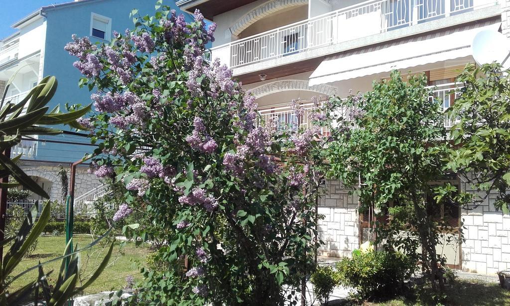 Apartment Lucija Dramalj Esterno foto